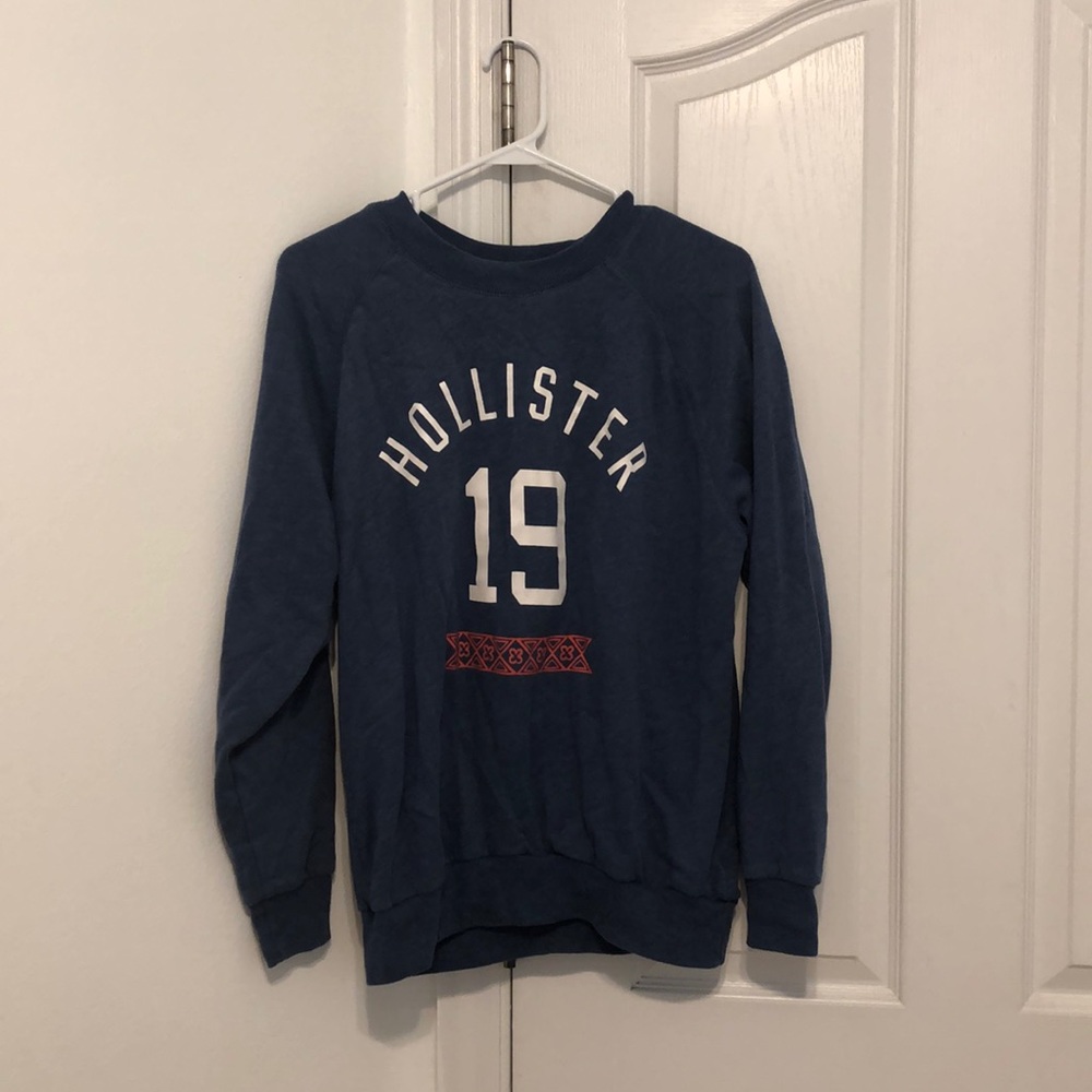 hollister crewneck pullover